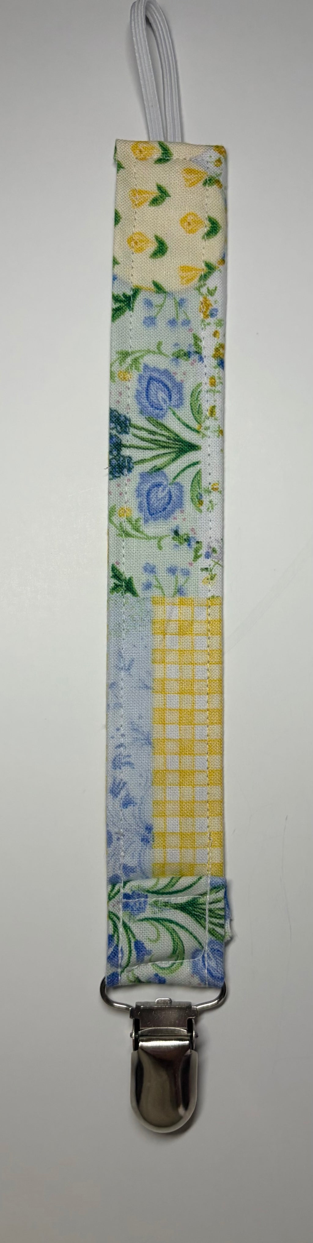 Pacifier clips
