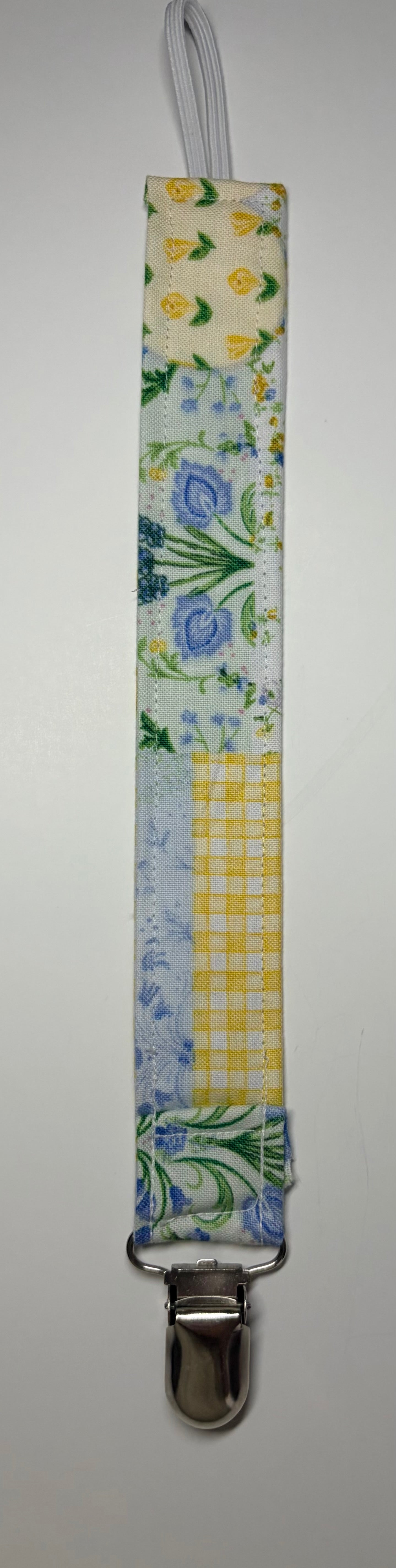 Pacifier clips